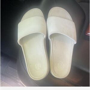 Lululemon slides